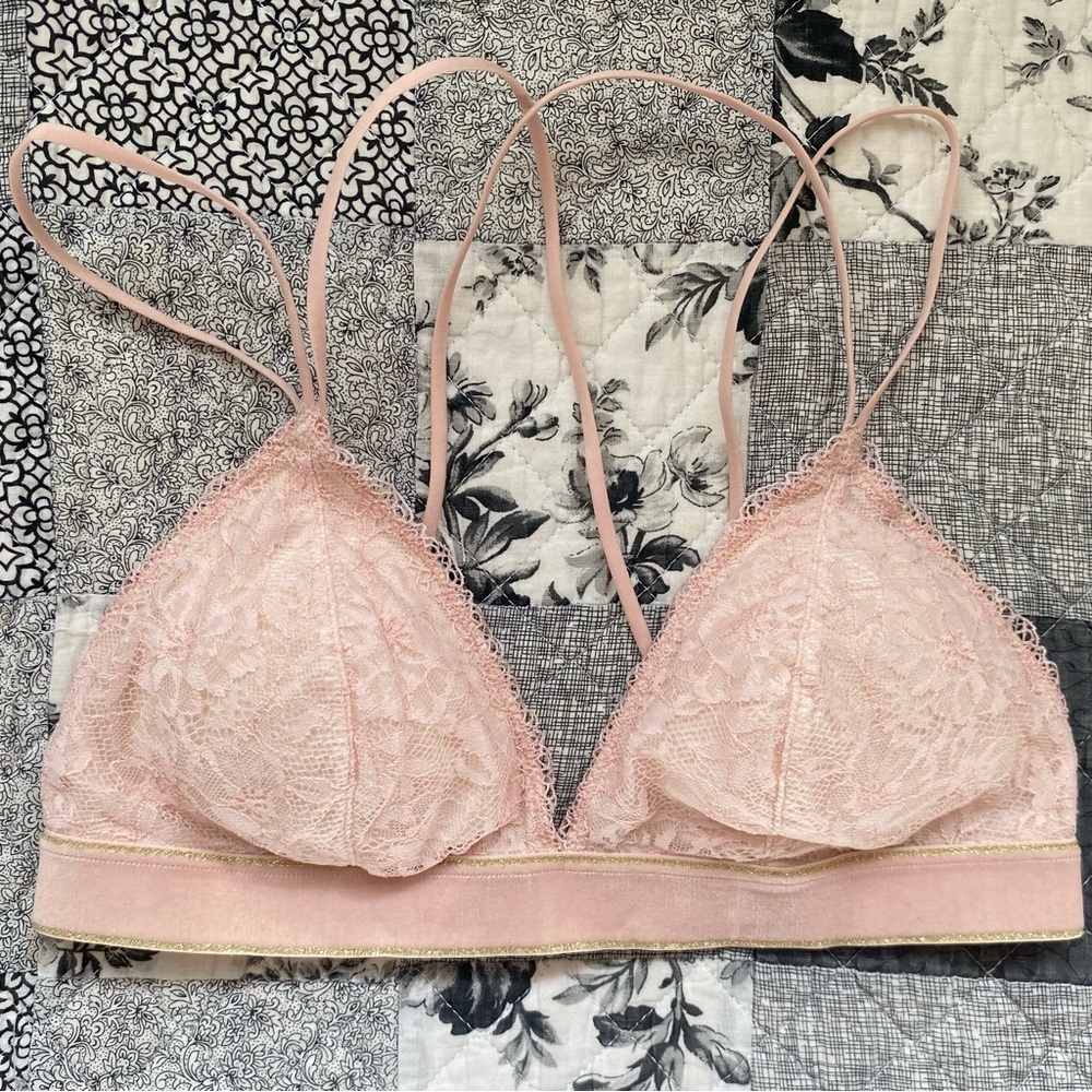b.tempt'd pink gold lace encounter crisscross bralette rose smoke — size medium